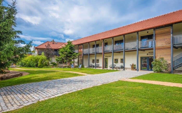 Pobyt len 20 km od Prahy: Statek U Prahy s parádnym privátnym wellness, welcome drinkom a polpenziou