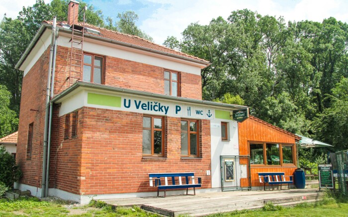 Pohodový pobyt u Baťova kanálu v Penzionu U Veličky se snídaní a půldenní plavbou + dítě do 5 let zdarma