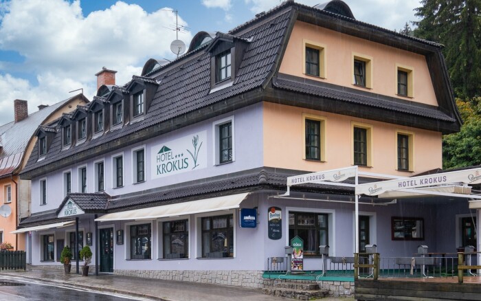 Pec pod Sněžkou: Dovolená v Hotelu Krokus *** se snídaní nebo polopenzí, welcome drinkem a úschovnou kol