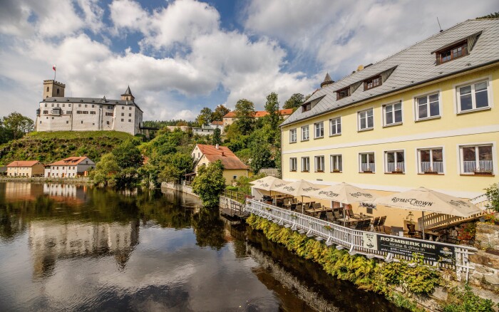 Šumava len 1 km od hradu Rožmberk v Penzióne Rožmberk Inn s raňajkami + fľaša vína alebo vstup na prehliadku