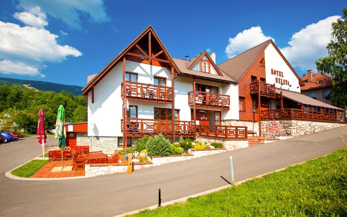 Rokytnice nad Jizerou: Hotel Helena *** s polopenzí, obědovým balíčkem, pohárem a vyžitím pro děti i sportovce