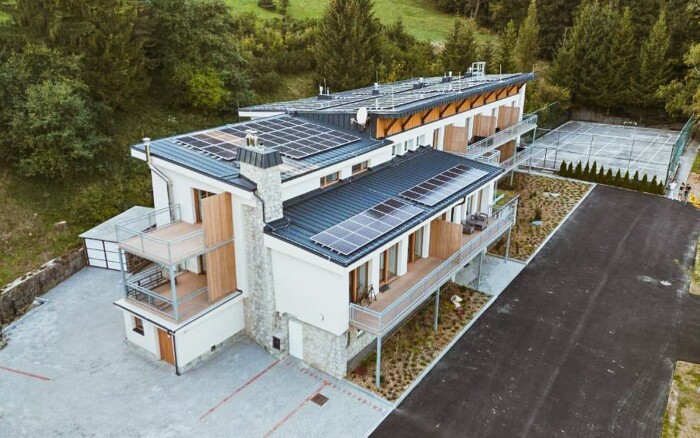 Pobyt pri CHKO Strážovské vrchy v Apartmánoch Kľak s polpenziou + 3 detské ihriská a možnosť wellness