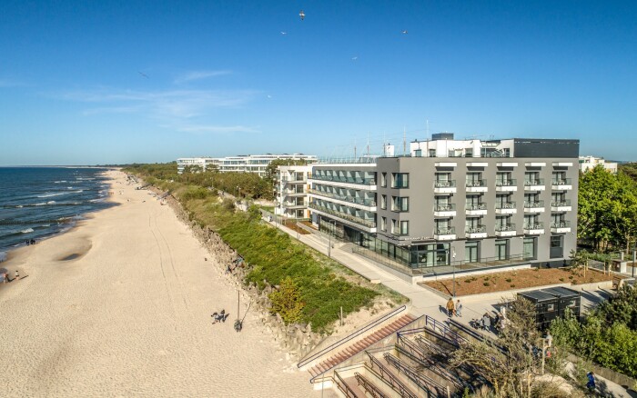 Baltské moře přímo na pláži v Hotelu Baltivia Sea Resort **** s polopenzí, neomezeným bazénem a saunami