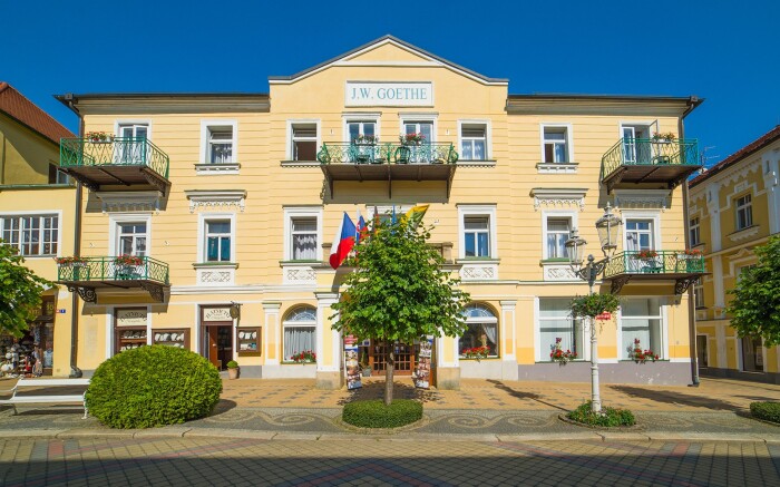 Františkovy Lázně: Spa Hotel Goethe *** s polopenzí, infrasaunou a thajskou masáží + hudební večery
