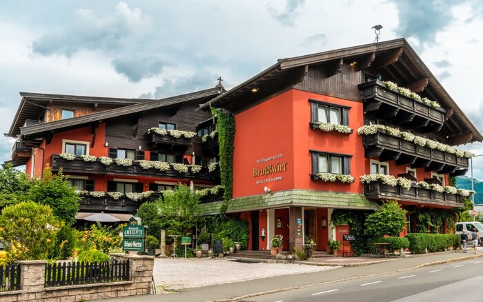 Tyrolsko v Hotelu Bruggwirt **** se snídaní a saunami + vstup na koupaliště Panorama-Badewelt a bohaté slevy