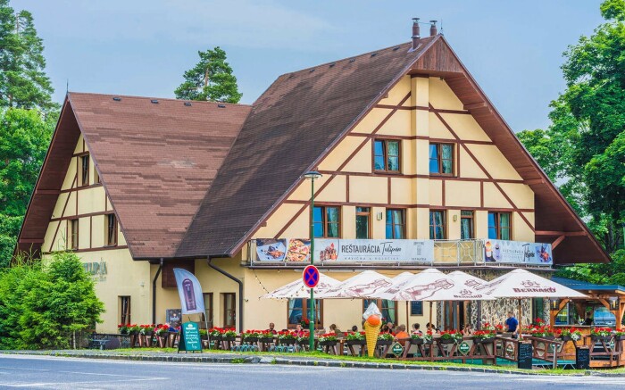 Vysoké Tatry 1,1 km od lanovky na Skalnaté pleso v Hotelu Tulipán *** s polopenzí + bazén, vířivka a 4 sauny