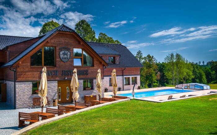 Česká Sibiř: Ranch Jestřebice se snídaní či polopenzí, bazénem, wellness centrem a ochutnávkou specialit