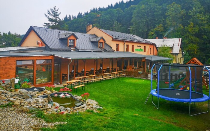 Jeseníky v Penzionu Stonožka s polopenzí, bazénem, privátním vstupem do sauny či vířivky a pivní lázní + sleva