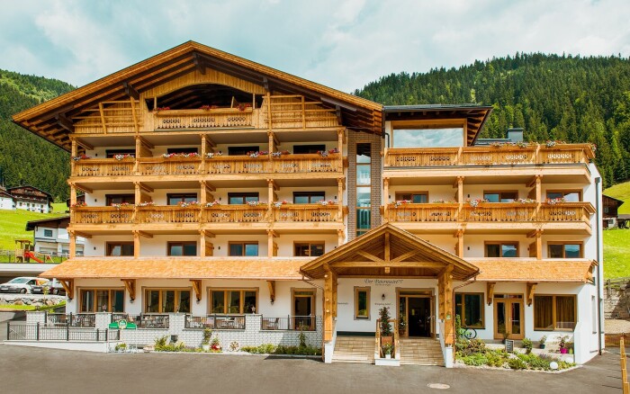 Karintia: Alpesi pihenés a Hotel Paternwirt ****-ben félpanziós ellátással, wellnesszel és vendégkártyával