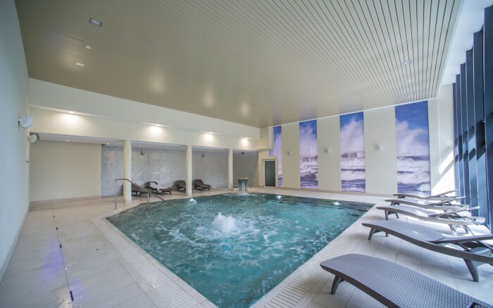 Relax 100 m od Baltského moře: Kolobřeh v SeaPark Hotelu Wellness & Spa *** s polopenzí, bazénem a saunami