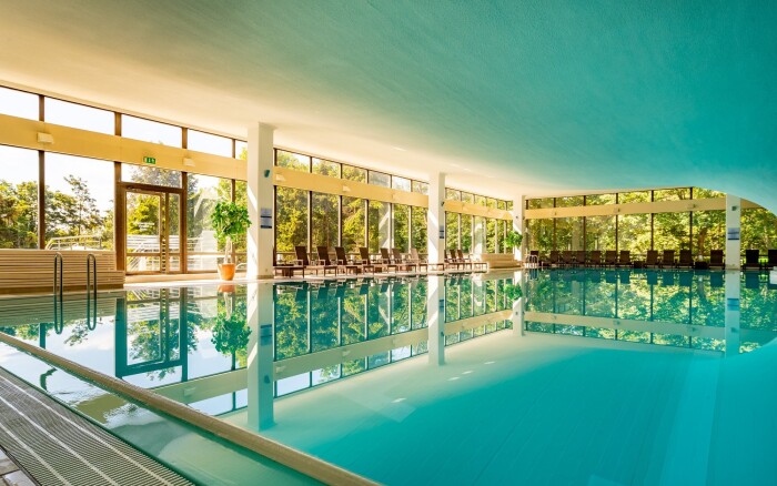 Dovolenka blízko pláže a jazera na ostrove Rujana: Cliff Hotel Rügen s raňajkami, krytým bazénom a saunami