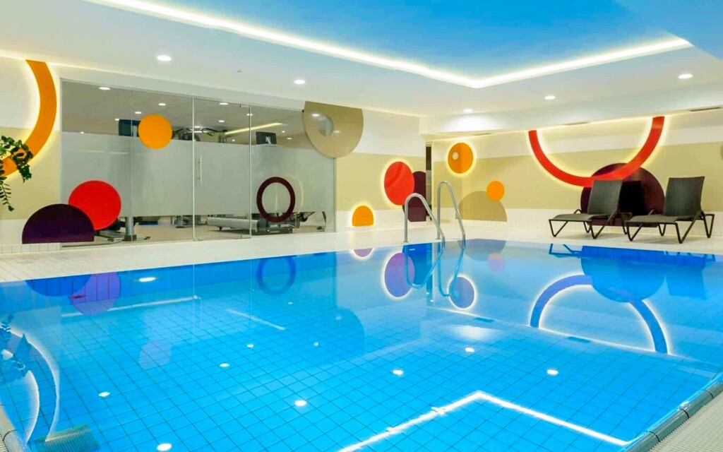 Pihenés Düsseldorfnál a Mercure Hotel Düsseldorf Kaarst ****-ban svédasztalos reggelivel + úszómedencével