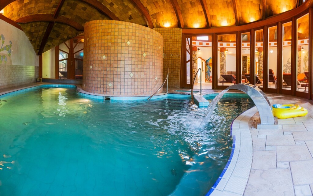 Bükfürdő: Fényűző pihenés a Hotel Piroska ****-ban korlátlan wellnessel, félpanzióval és fürdőbelépővel