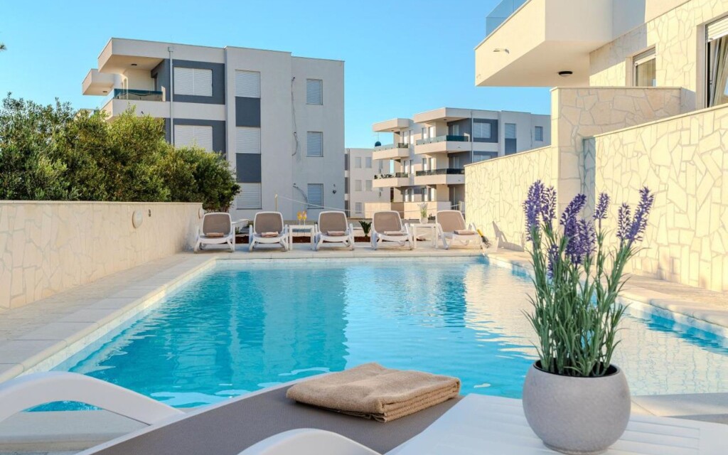  Pag sziget: Nyaralás az új építésű Meridian Pool Residences **** 4+2 fős apartmanjában, privát medencével akciós termékkép 1