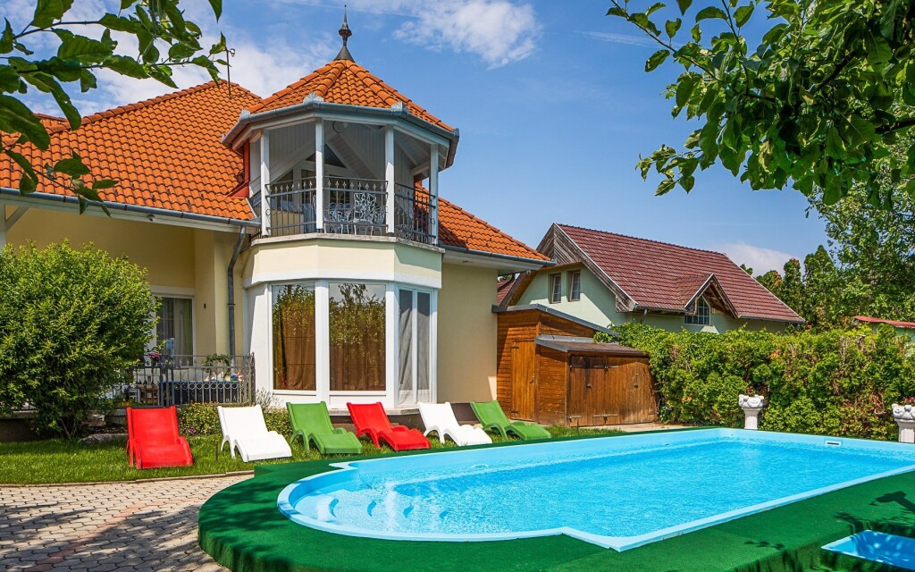 Uszoda, Admirál Family Resort ****, Balaton