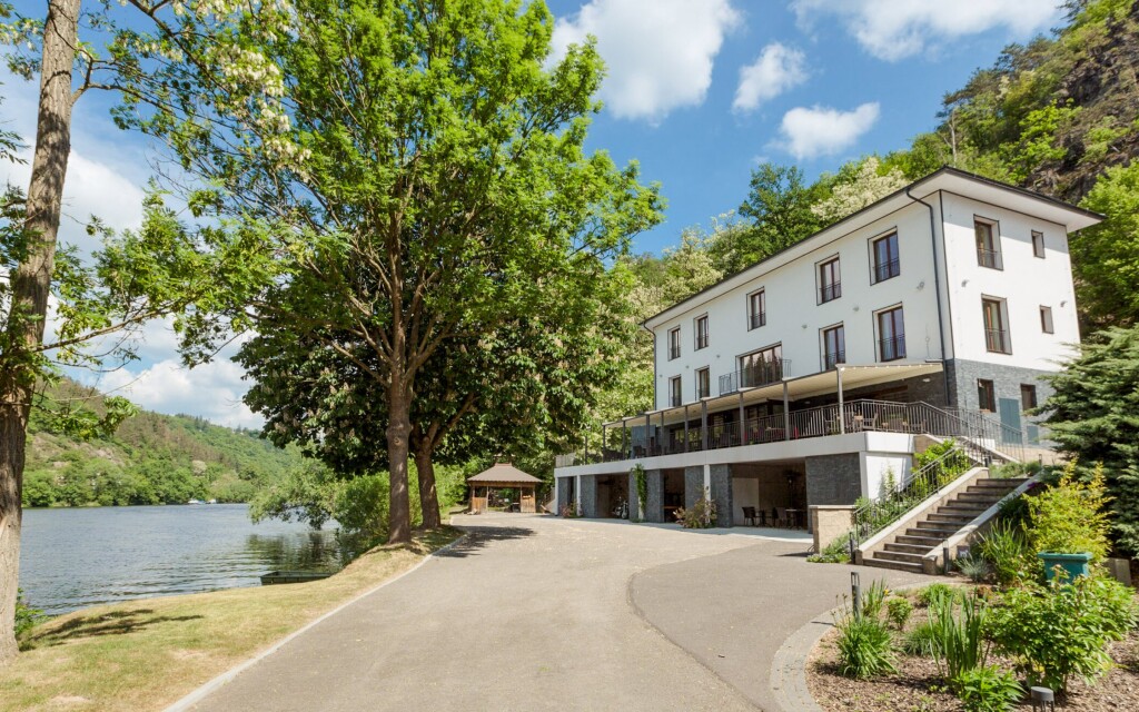 Hotel Mandát, Hradištko, Vltava, střední Čechy
