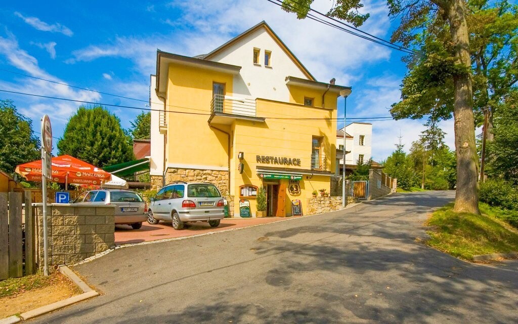 Rodinný Penzion Hurikán *** je nedaleko centra města