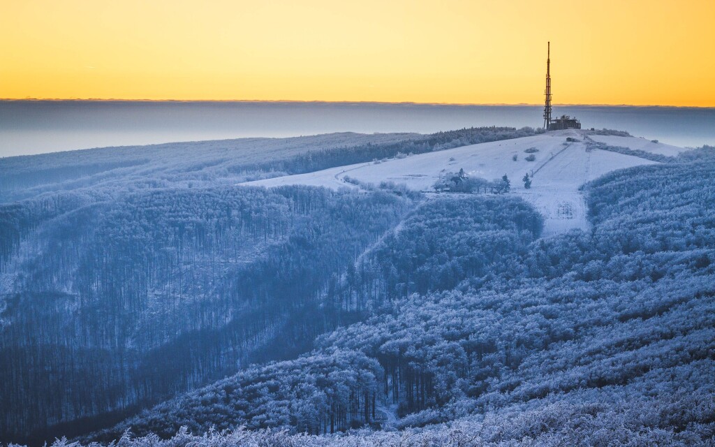 Biele Karpaty sa v zime menia na raj zimných športov