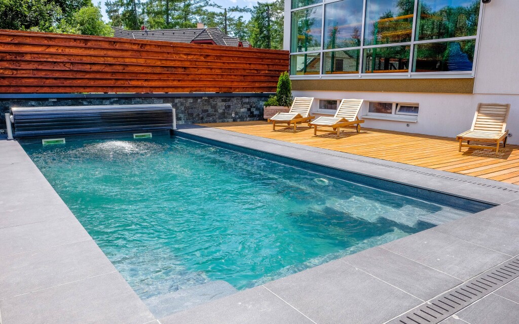 Venkovní bazén ve wellness Hotelu Lesana *** Vysoké Tatry