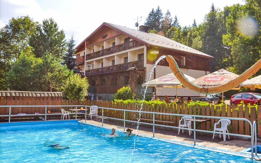 Vonkajší bazén, Hotel u Studánky, Horní Lomná, Beskydy
