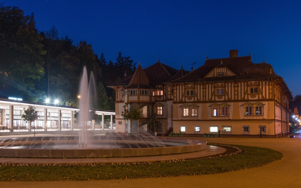Kúpeľné mesto Luhačovice s kolonádou a minerálnymi prameňmi