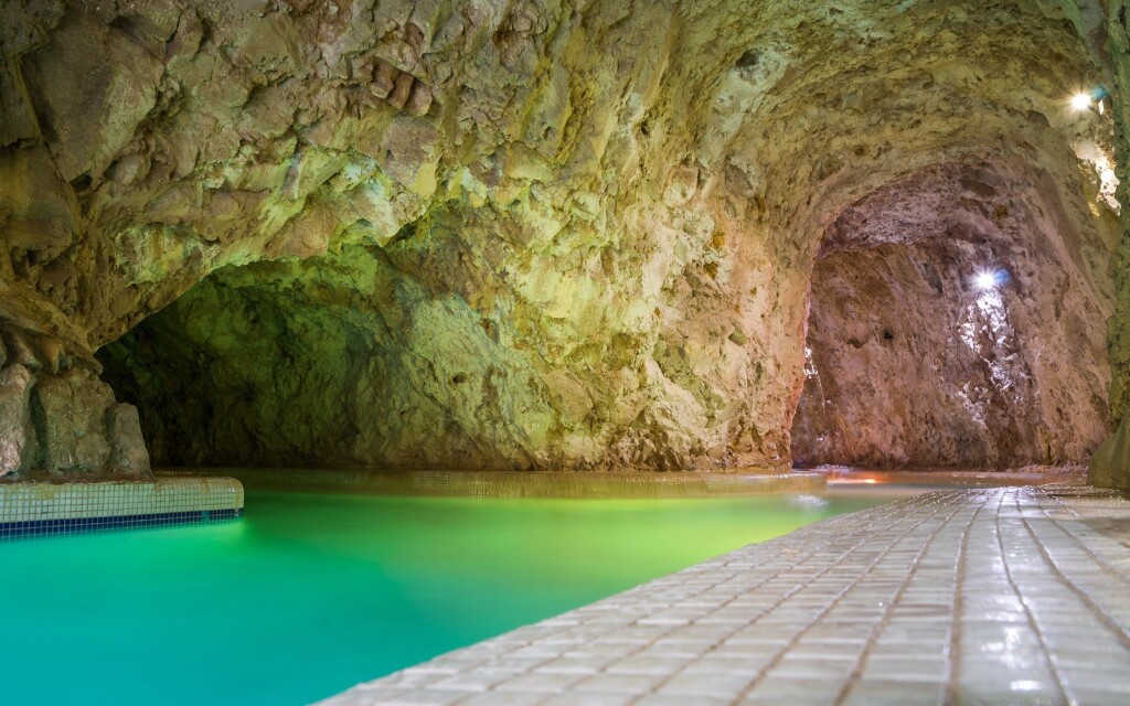 Jaskynné kúpele Miskolctapolca, Miškolc, Maďarsko