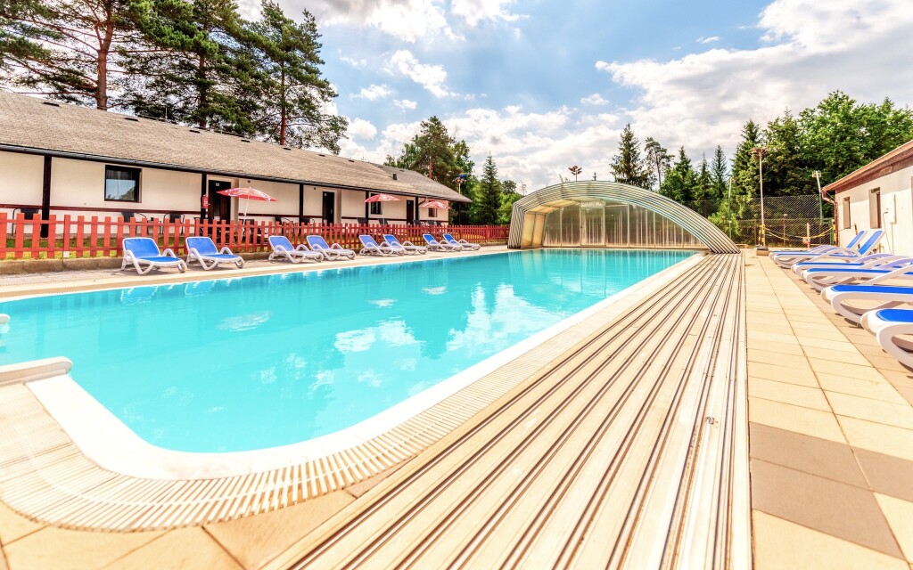 Krytý vonkajší bazén, Resort Ráj Srbsko ***, Srbsko, Stredné Čechy, Česko