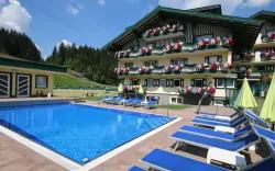 A **Hotel Unterberghof**** az osztrák Alpokban áll