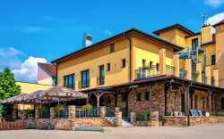 Hotel Ľudový dom ***, vinárska obec Bzenec, Slovácko