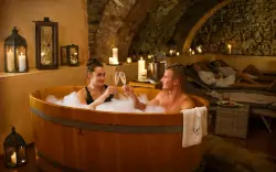 Pivní koupel, Zámek Wichterle – Hotel a pivní lázně ****