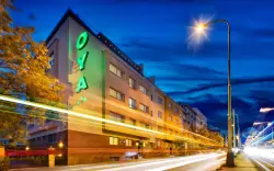 Hotel Oya *** stojí u zastávky metra i autobusu
