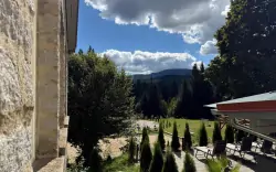 Zahrada s výhledem, Maiers Hotel, Bayerisch Eisenstein, Německo