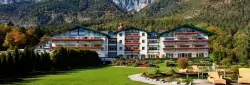 Hotelová budova, Alpenhotel Speckbacher Hof ****, Gnadenwald, Rakousko