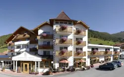 Hotelová budova, Erlebnishotel Fendels ****, Fendels, Rakousko