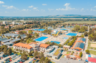 A Thermal Wellness Hotel*** légifelvételről, Štúrovo, Szlovákia