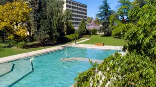 Bazén a zahrada, Hunguest Hotel Helios Hévíz ****, Hévíz, Balaton, Maďarsko