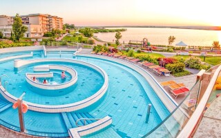 Wellness areál pokračuje venkovní částí