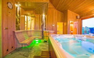 Wellness s vířivkou a saunami Redyk Ski&Relax ***