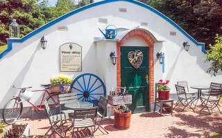 Penzion Zaječí důl, vinný sklep, Mníšek u Liberce