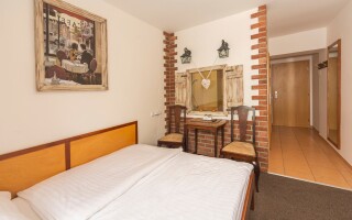Pokoj s vířivou vanou, Hotel Panský dům *** u Plzně