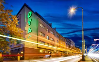 Hotel Oya *** stojí u zastávky metra i autobusu