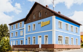 épület, Hotel Diamant, Harrachov, Óriás-hegység