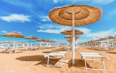 Itálie v historickém Rimini 60 m od moře: Hotel Playa *** se snídaní/polopenzí a zapůjčením kol