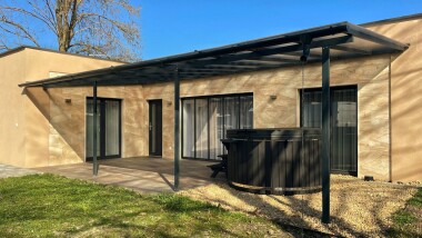 Maďarsko u termálů: Relaxace v moderním Thermal Villapark Mesteri se snídaní či polopenzí + vířivka