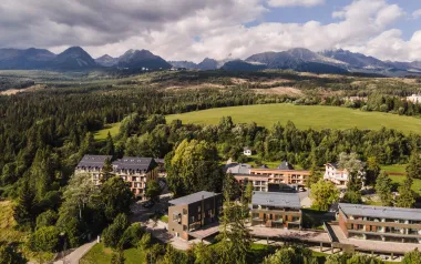 Vysoké Tatry: Luxus v 4* Arietes Marmont Resorte s polpenziou, wellness a fitness neobmedzene + hry pre deti