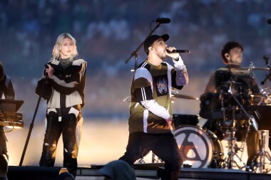 Linkin Park naživo v Zürichu: Veľkolepá show legendárnej kapely na štadióne Letzigrund + prémiové ubytovanie