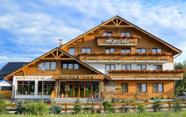 Polanica Zdroj: Hotel Alpejski *** s raňajkami či polpenziou a vstupom do wellness neobmedzene (bazén a sauna)