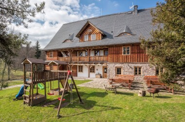 CHKO Orlické hory u výletních cílů: Pobyt v horském Penzion Samota u Hadince se snídaní a privátní saunou