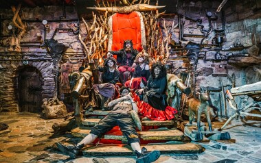 Česko: Peklo Čertovina v Hoteli Kocourkov s polpenziou a wellness s 5 saunami + zľava do Rozprávkovej dedinky