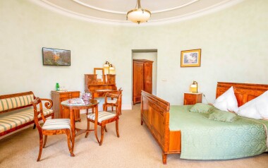 Jelenia Góra: Pihenés a Hotel Pałac Paulinum ***-ban félpanzióval és üveggyár belépővel a gyógyfürdő közelében